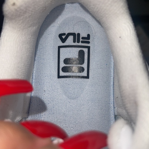 White sneaker - Picture 3 of 7